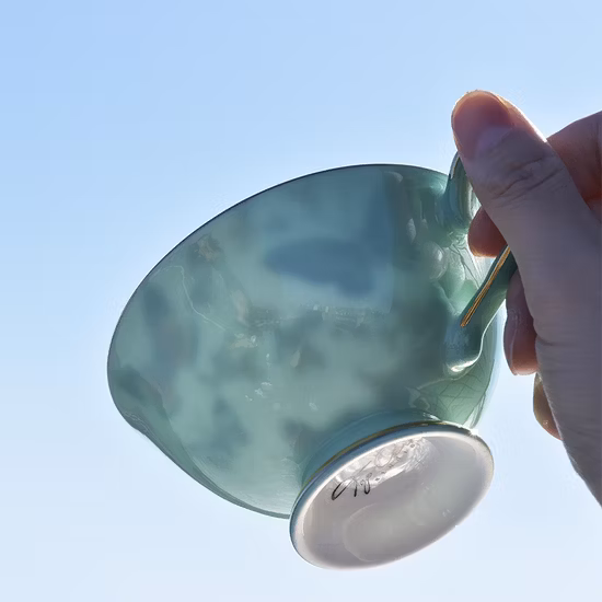 Teaset in ceramica con farfalla dorata Tazza in porcellana Stoviglie Tazza smaltata pura Teaset Utensili da cucina Decorazione con motivo a colori personalizzato Logo e design